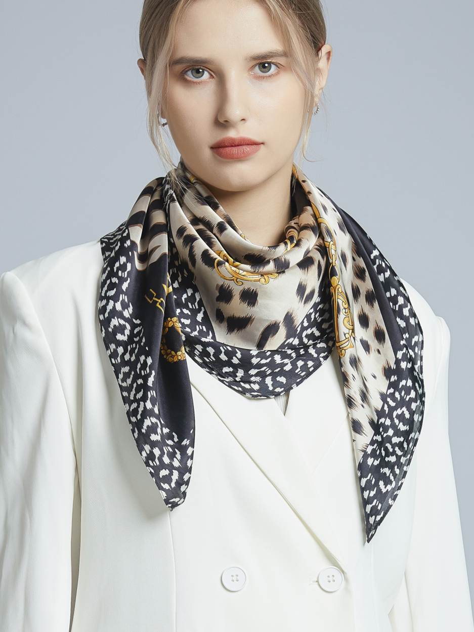 Satin printed square scarf (90×90 cm) - 图片 2